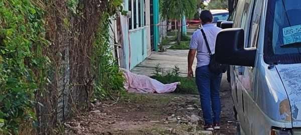 Encuentran hombre muerto con su cabeza atrapada entre barrotes en Chetumal