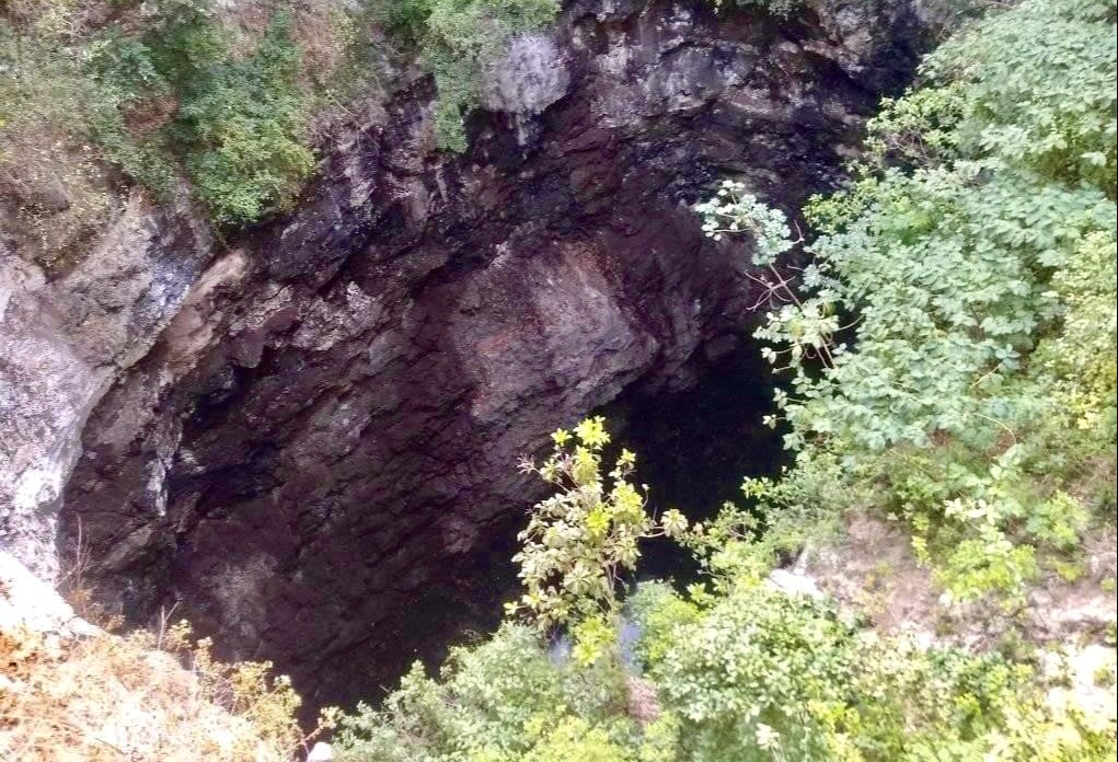 Ubicado a unos 400 metros del Cenote Azul, este cenote tiene un diámetro de 200 metros /Especial