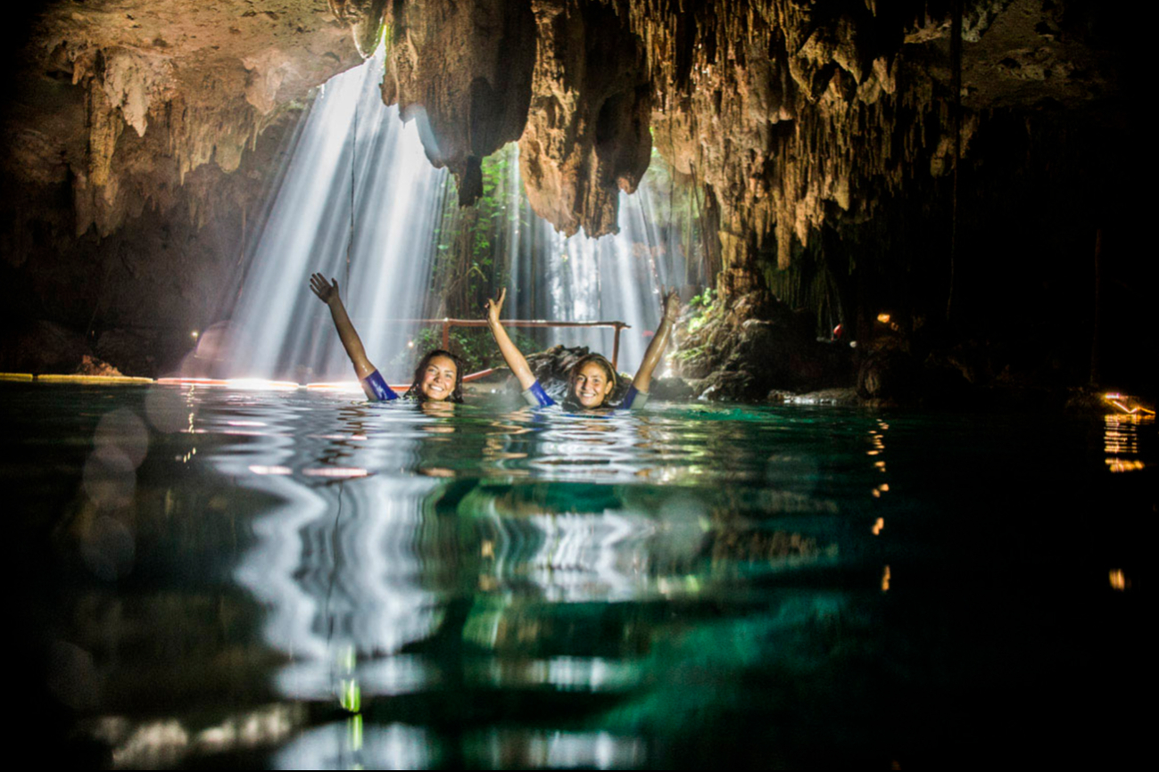 El Cenote Chaak Tun es de tipo semiabierto