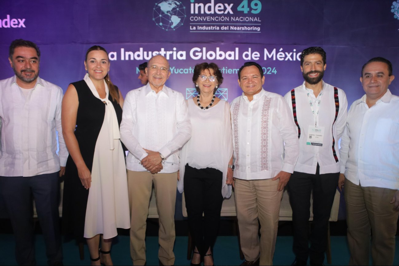 Joaquín Díaz Mena participa en la inauguración de la  Convención  del Consejo Nacional de la Index, en Mérida