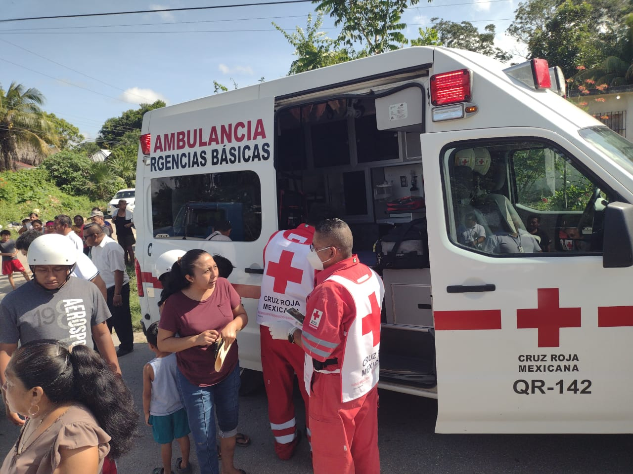 Cruz Roja atendió a la mujer lesionada por el accidente