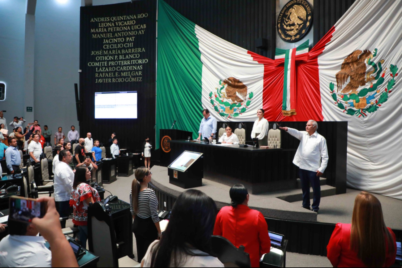 Fiscal general de Quintana Roo rinde protesta pese a la violencia en el estado