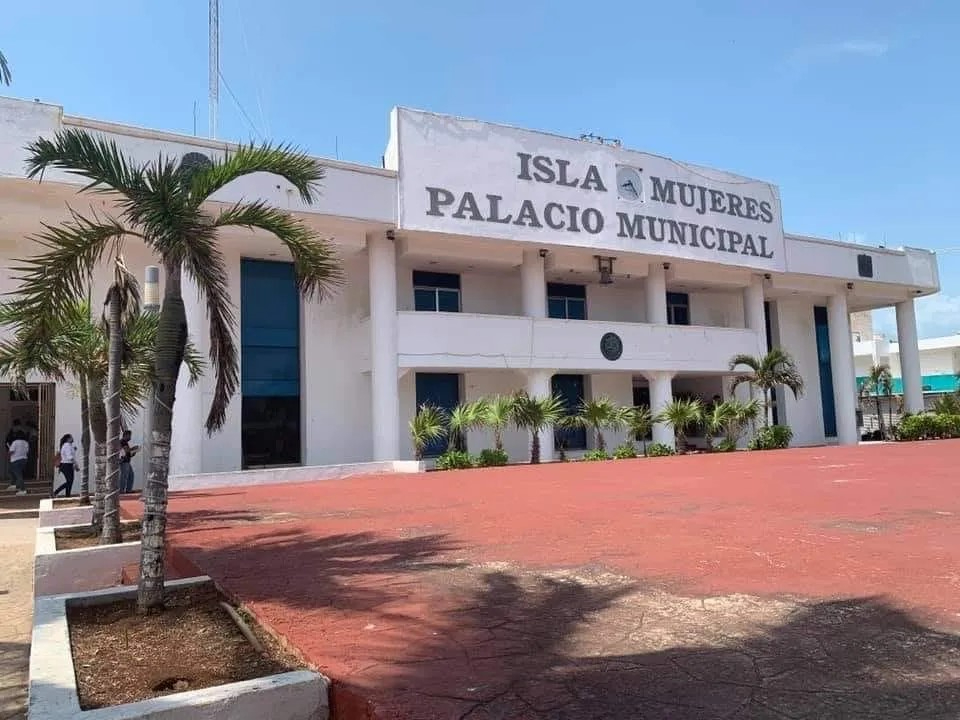 Isla Mujeres en espera de cumplimiento de promesas