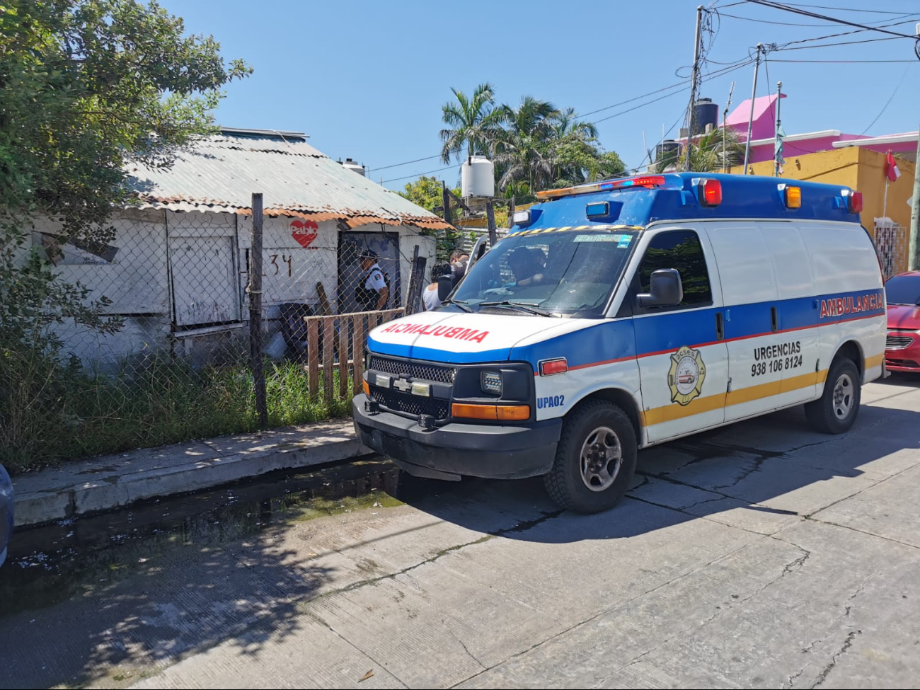 La policía acordonó la zona mientras llegaba el Servicio Médico Forense