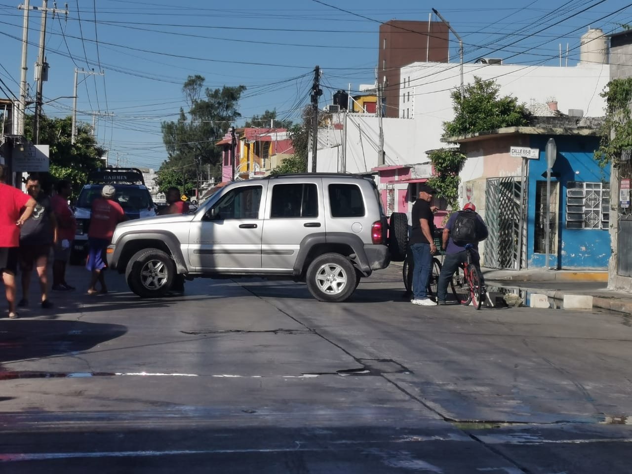 El bloqueo duró casi dos horas, y los vecinos amenazaron con bloquear una vía más importante