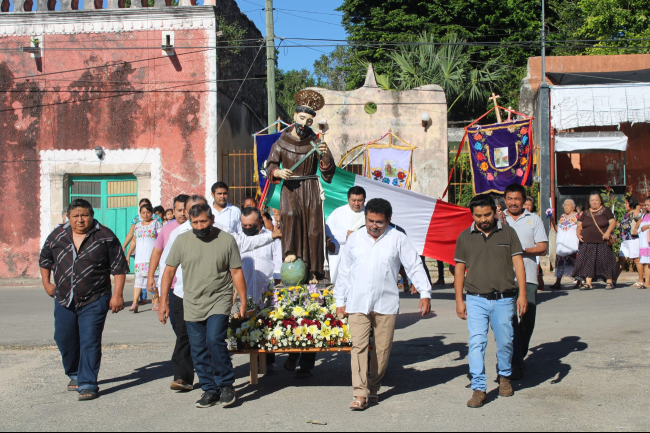 Se tienen contempladas regias vaquerías, corridas de toros, procesiones y misas, entre otras actividades Yaxcabá