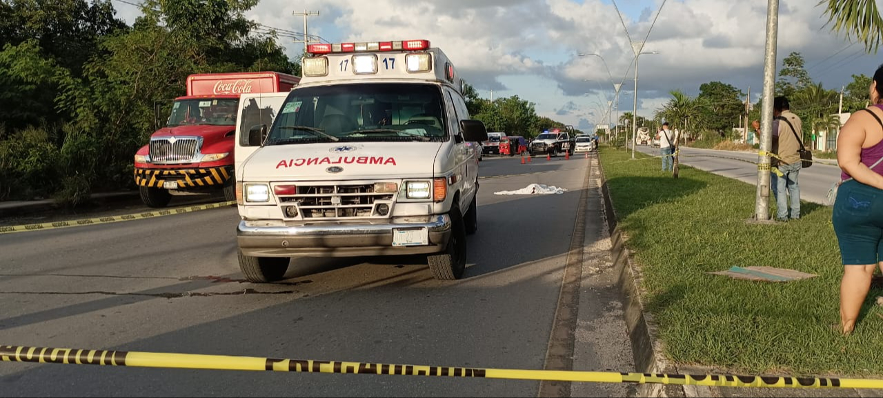 Conductora entra en crisis tras atropellar a un hombre en situación de calle; fue trasladada a un hospital para su atención.