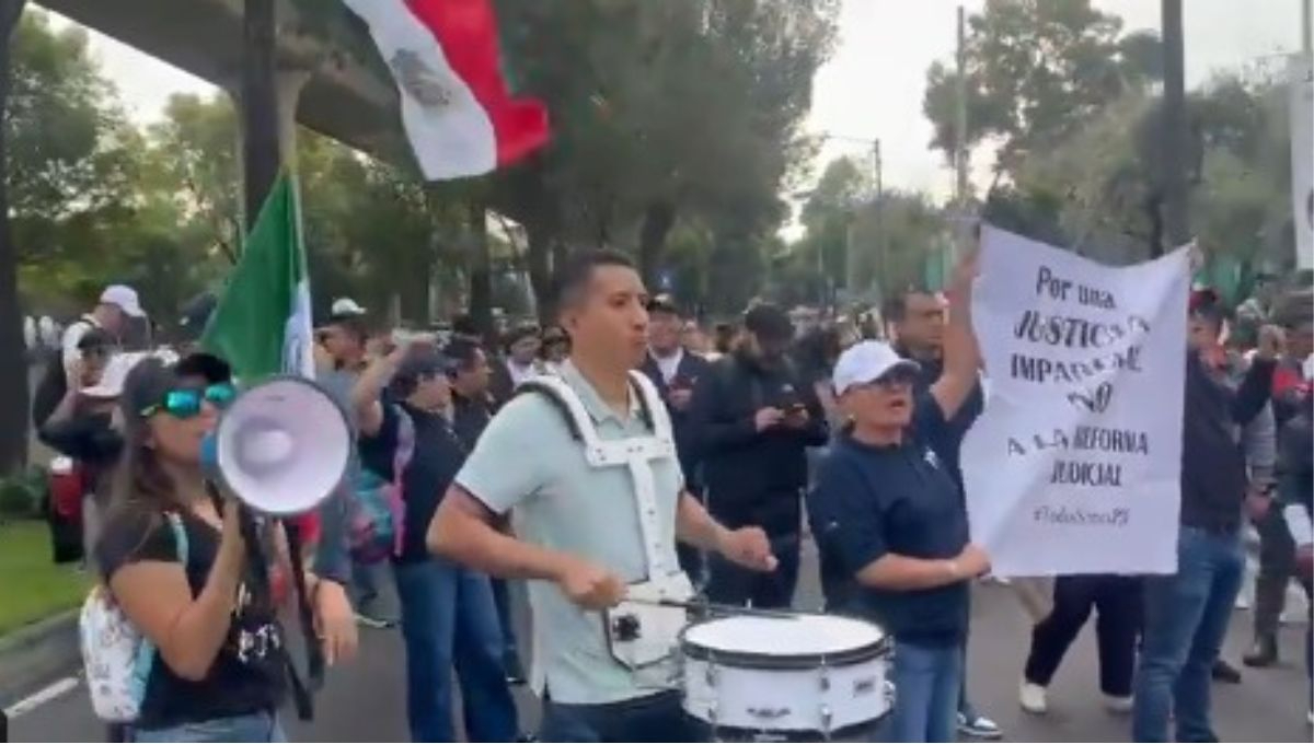 Trabajadores del Poder Judicial bloquean Periférico Sur en la CDMX en protesta contra la Reforma Judicial