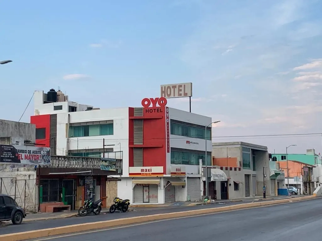 Los hoteles económicos en la Avenida Gobernadores y cerca de la Terminal de Autobuses ADO tienen precios desde $240 hasta $860 MXN por noche