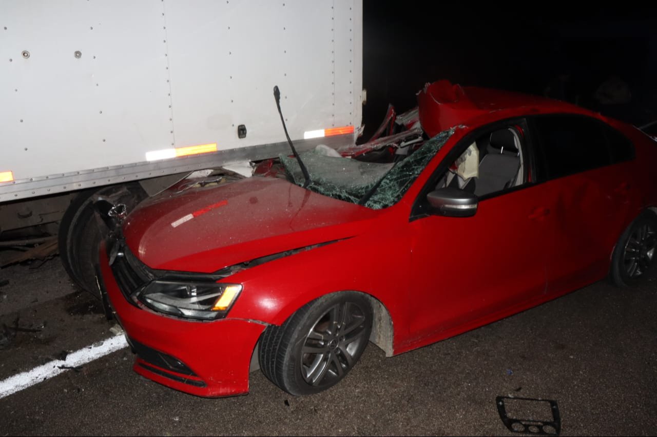 Pestañazo casi le cuesta la vida a conductor en la carretera Campeche-Mérida