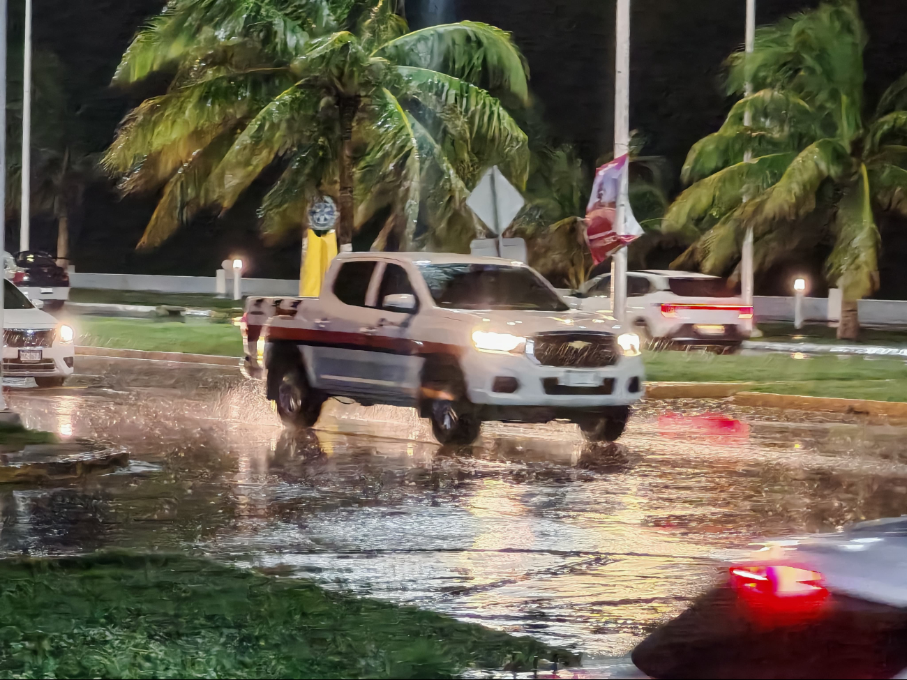 Ciudadanos se han movilizado en busca de refugio debido a las lluvias