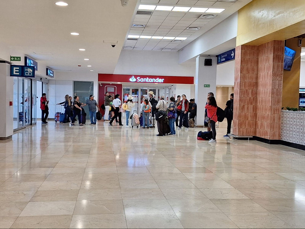 VivaAerobus retrasa más de dos horas el vuelo Mérida-CDMX