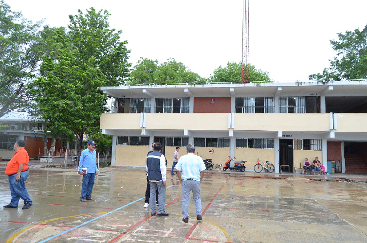 Escuela Secundaria técnica No. 27 en Fidel Velázques, habilitada como refugio temporal