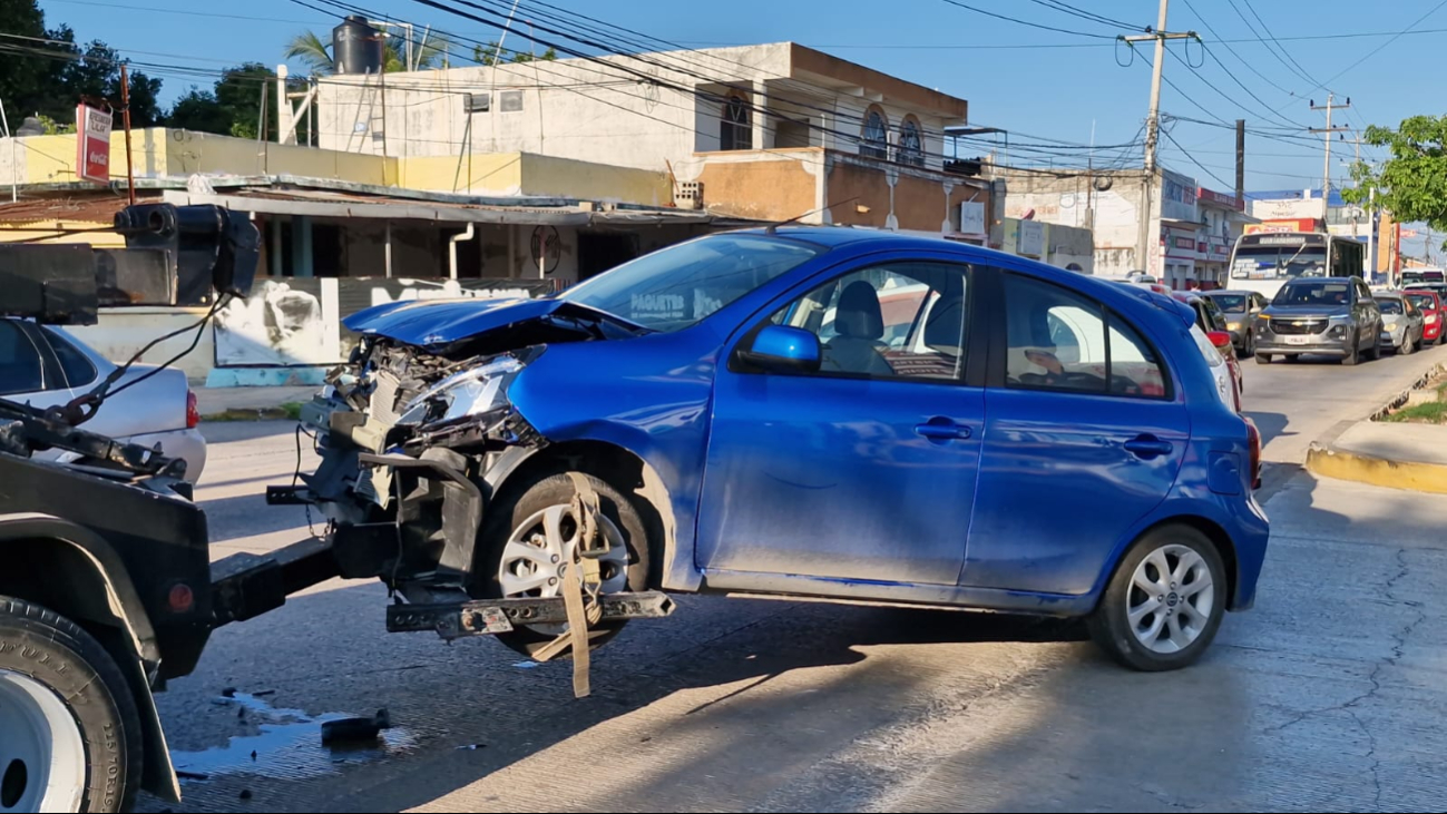 Hecho de tránsito deja daños de regular cuantía