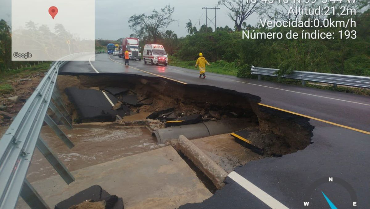 Más de 18 mil elementos de los 3 niveles de gobierno atienden las afectaciones por la Tormenta Tropical John en Guerrero y Oaxaca