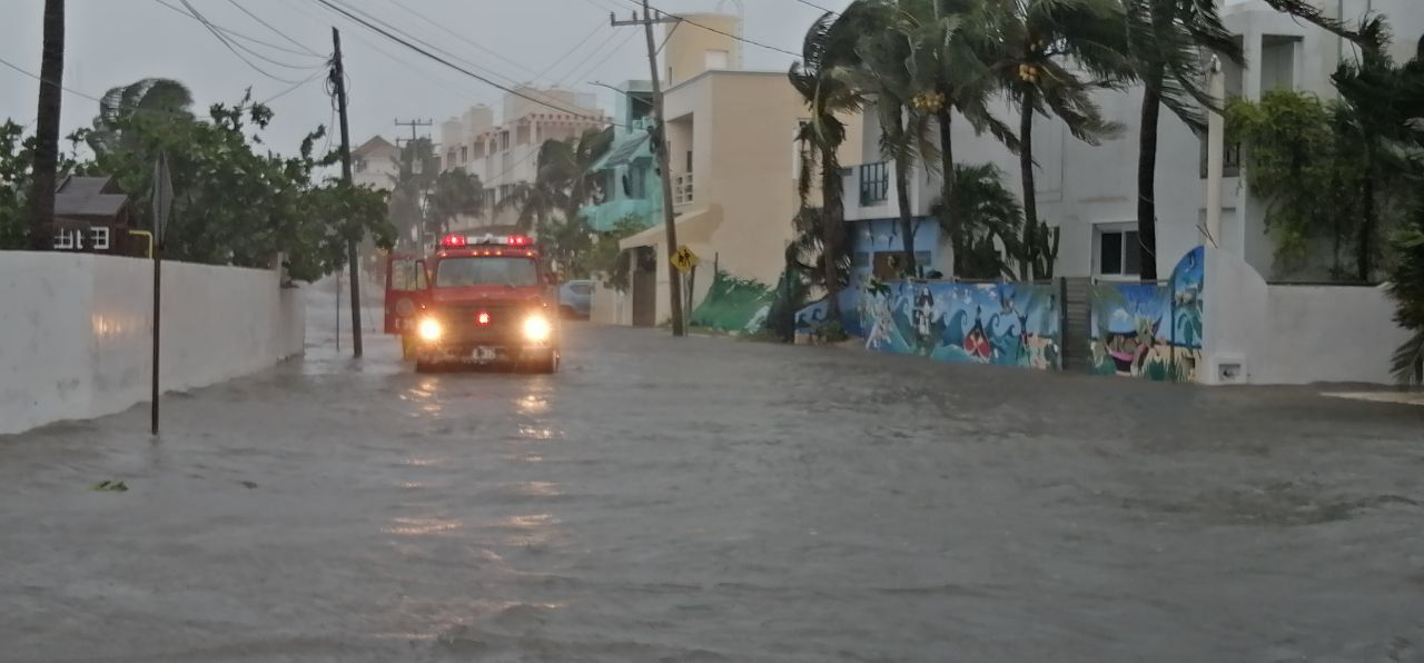 Diferentes zonas de Isla Mujeres se encuentran inundadas