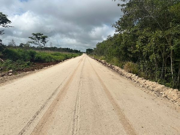 Ejidatarios de la Península reclaman la falta de inversión en la pavimentación del camino saca cosechas.