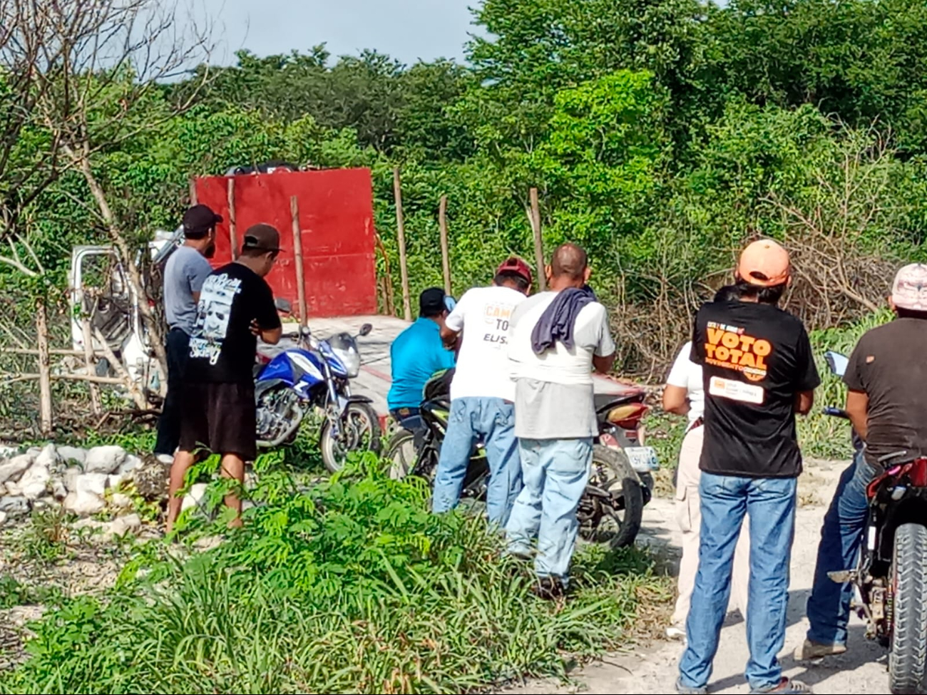 La grúa se salió de la carretera y su conductor se dio a la fuga.