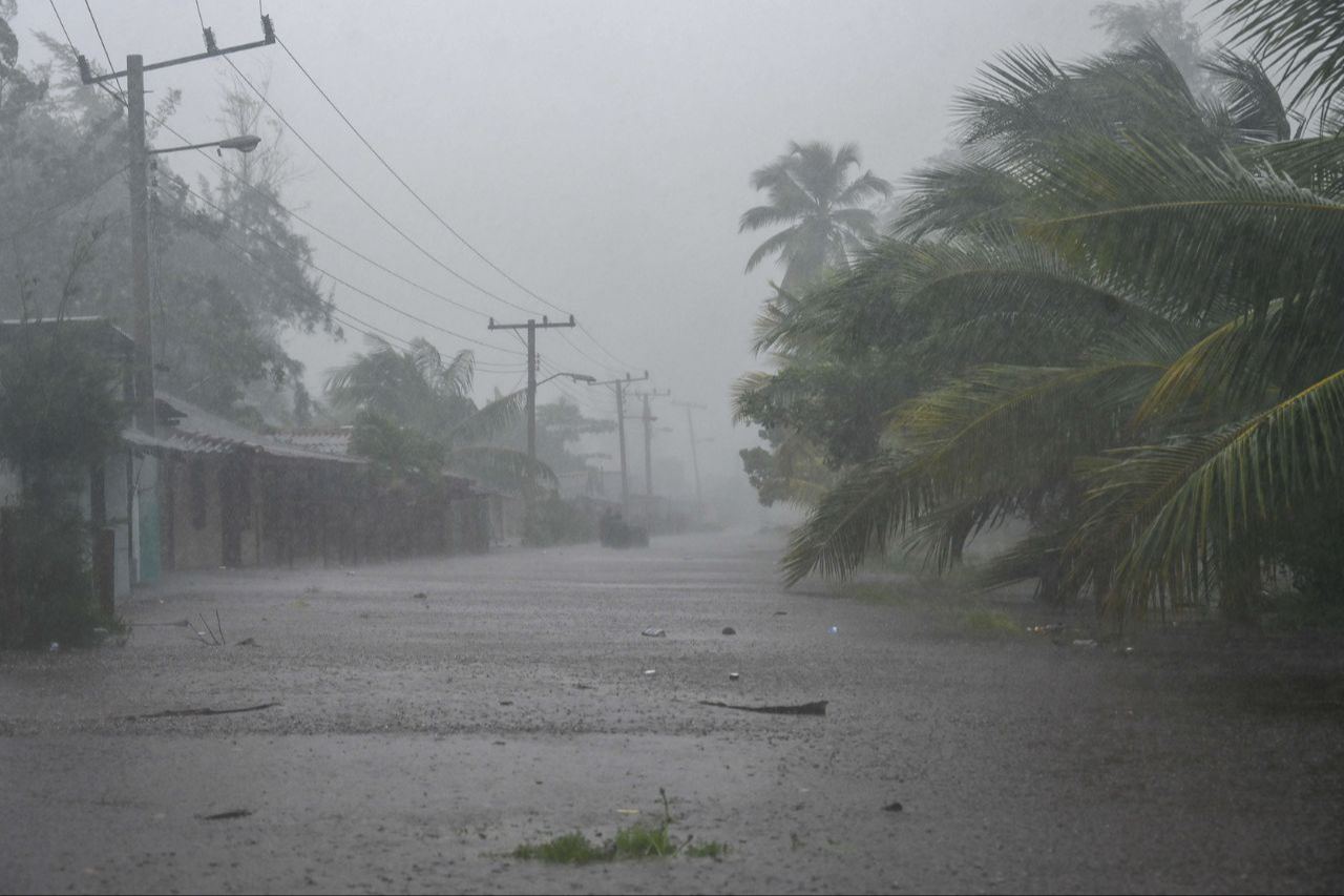 Se prenden las alarmas, ante la posibilidad de un nuevo huracán en el Atlántico