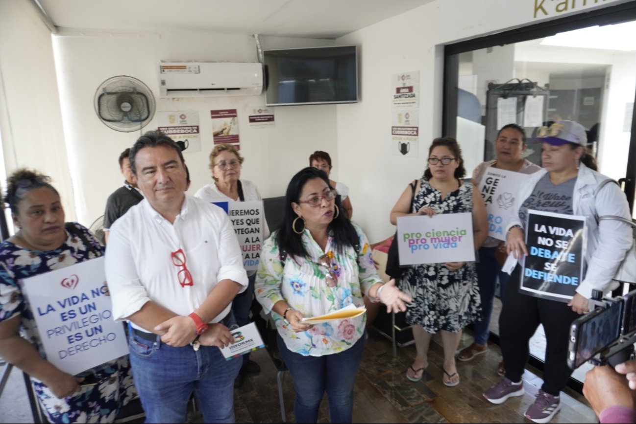 ‘Aborto no es un derecho humano’, decían carteles que portaban