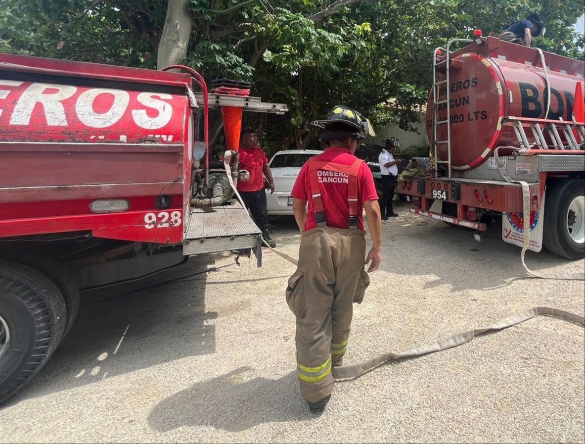 Bomberos lograron detener el fuego en minutos; solo se registraron daños materiales