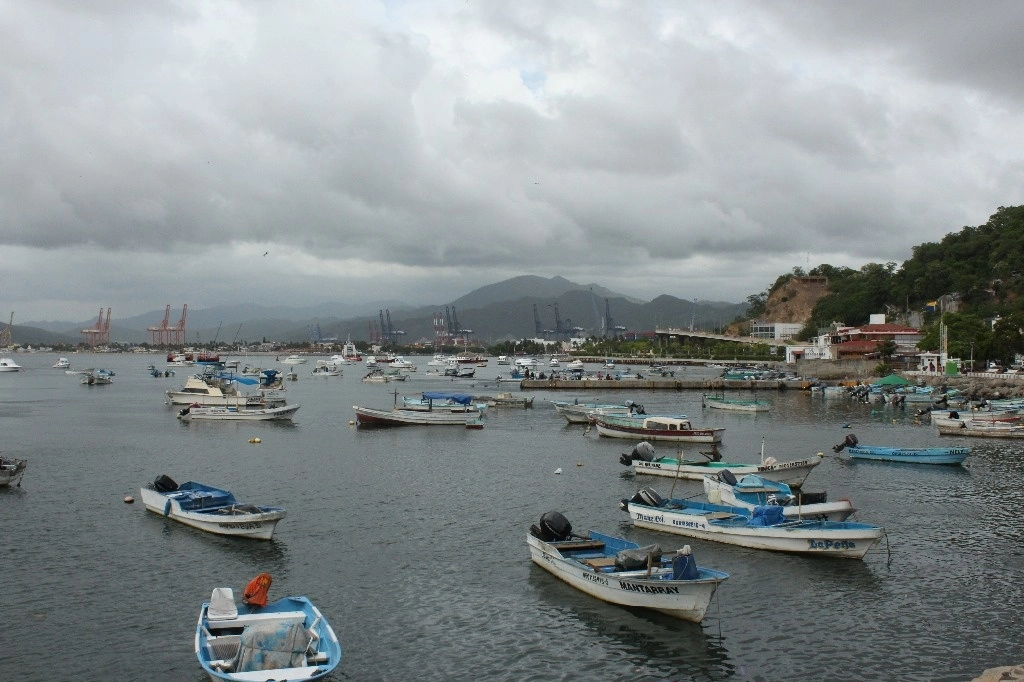 Cierran el Puerto de Manzanillo a la navegación