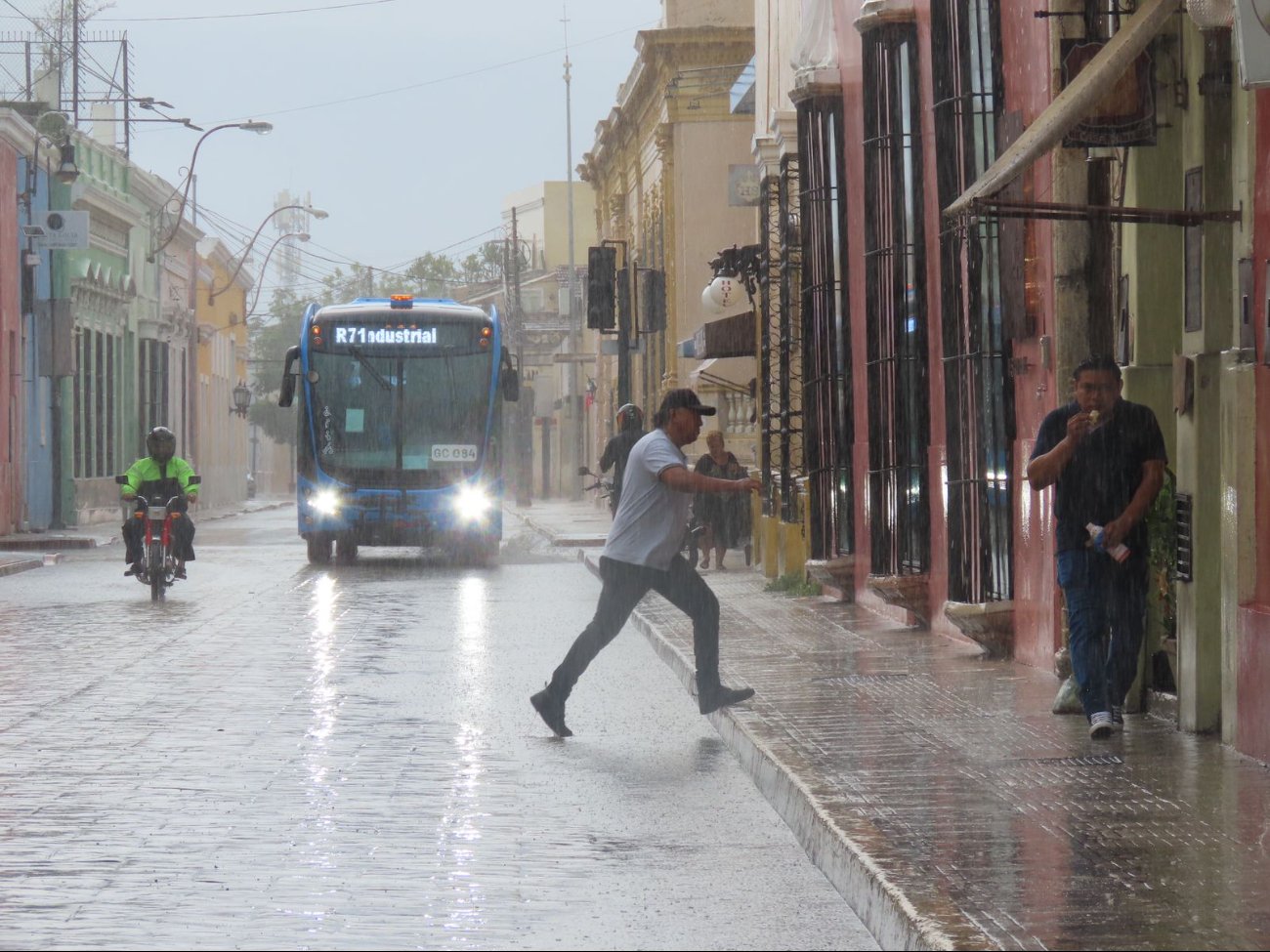 Las lluvias no cesarán esta semana en Yucatán