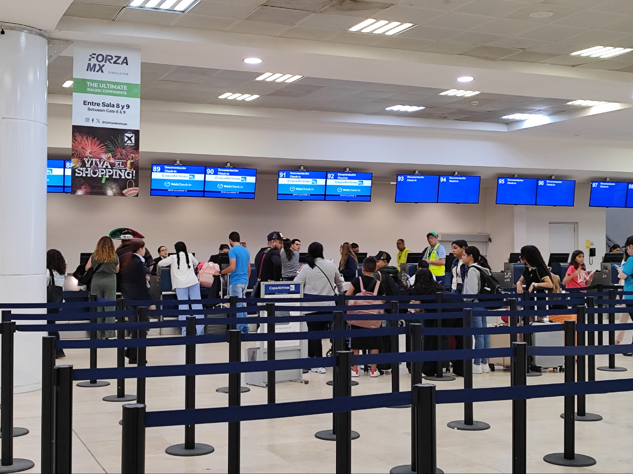 Aeropuerto de Cancún reporta más de 20 cancelaciones de vuelos