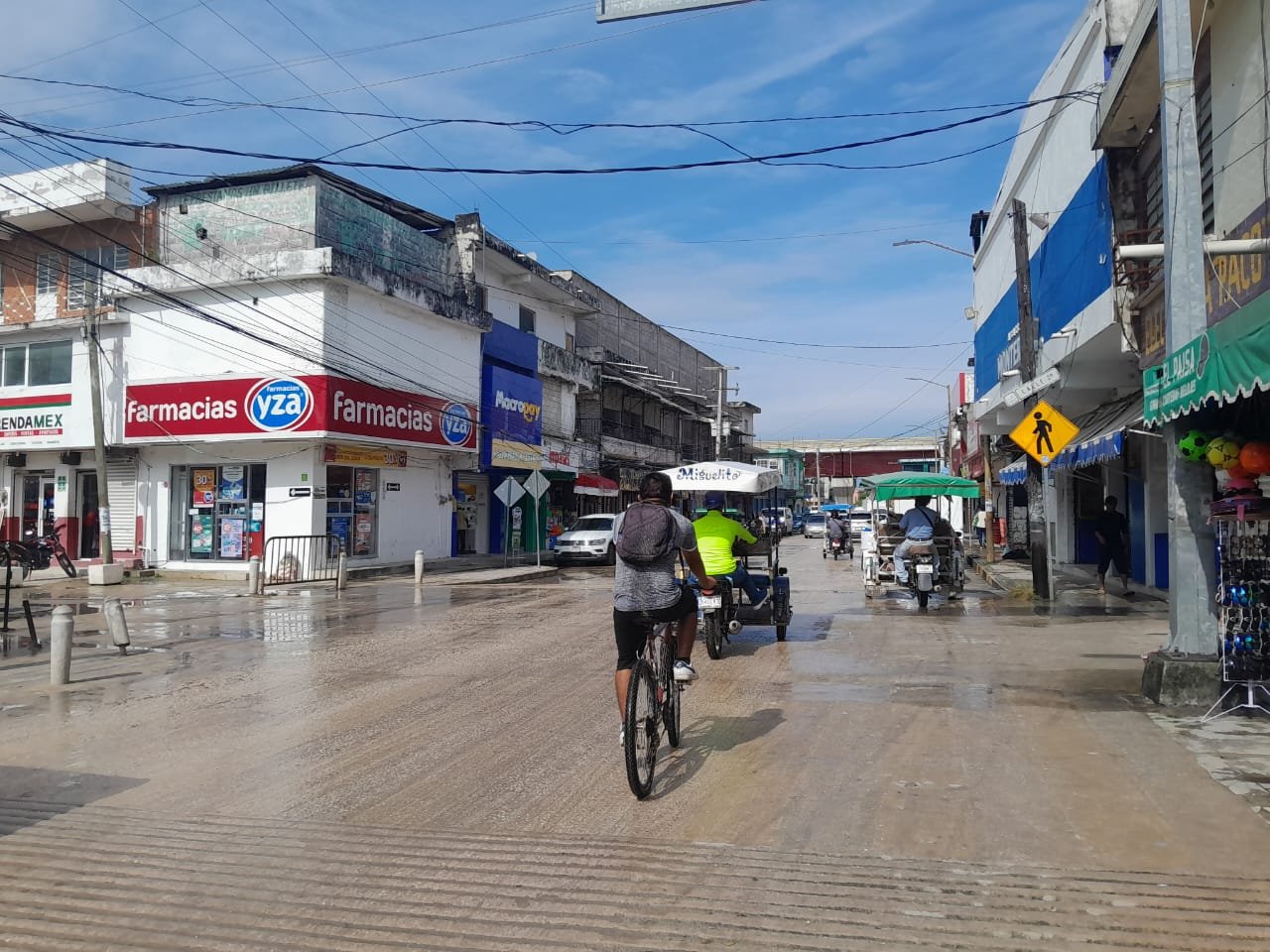 La lluvia es causada por los remanentes del huracán John, que se dirige a las costas de Michoacán