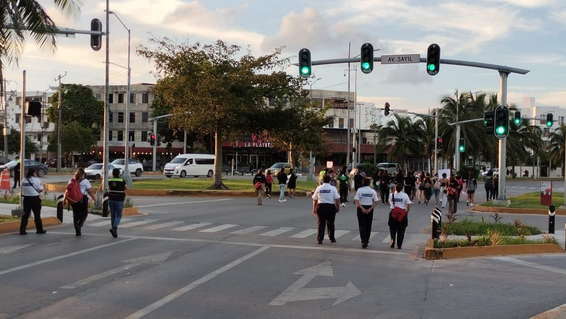 Feministas marchan en Cancún por la despenalización del aborto / Leonardo Chacón