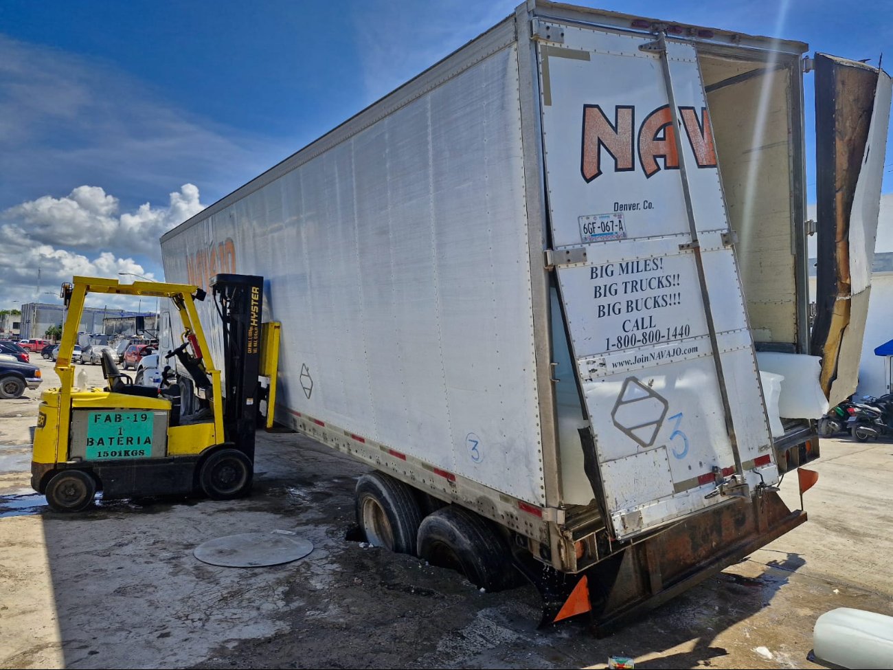 Incidente en puerto de Yucalpetén revela malas condiciones del muelle