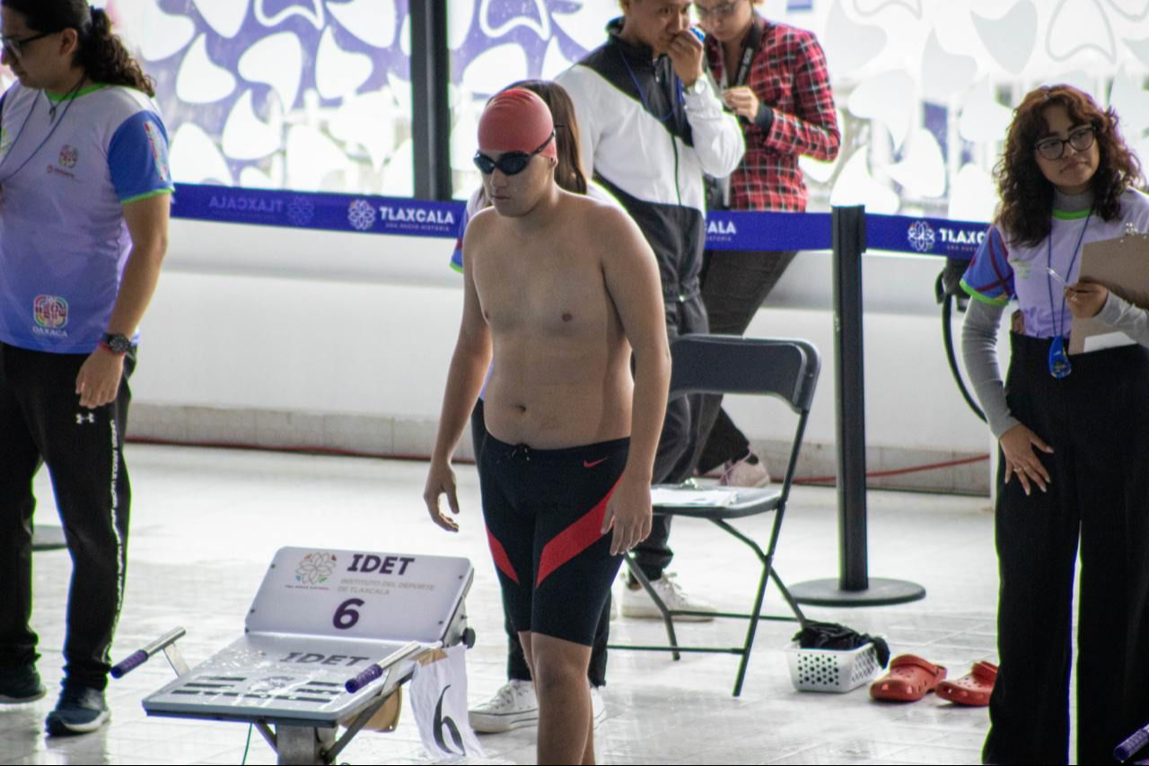 Santiago Sosa Gutiérrez ganó una medalla de plata en 100 metros dorso varonil clase S10