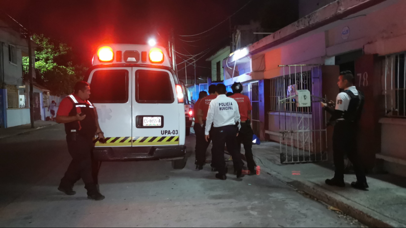 Mujer lesiona a su pareja sentimental con arma blanca en el cuello en Ciudad del Carmen