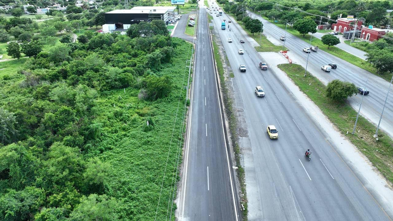 Construcción de calles laterales en el Periférico de Mérida, casi listas