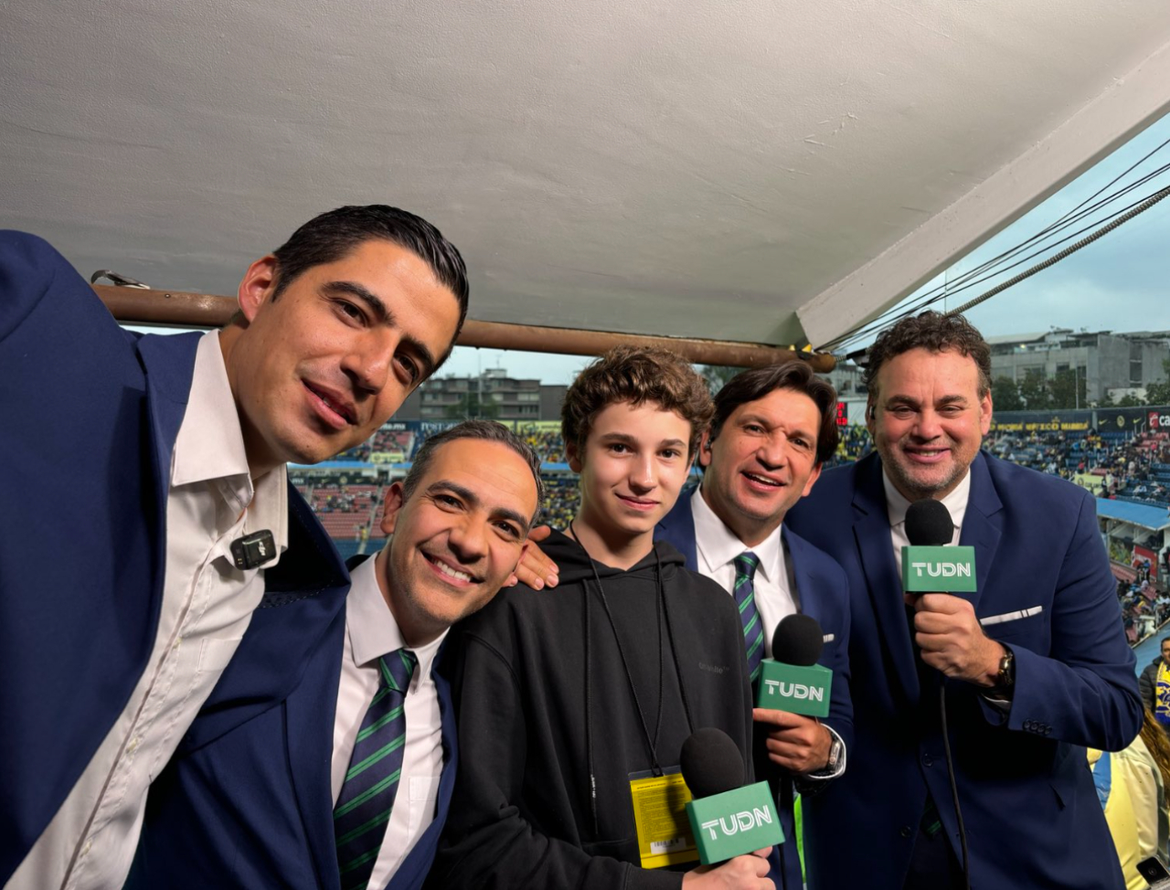 Andre Marín Jr. debuta en TV y analiza el Clásico Capitalino junto a Faitelson