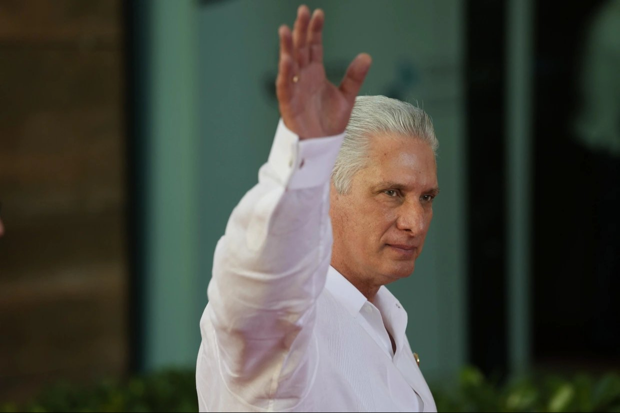 Miguel Díaz-Canel, presidente de Cuba, llega a México para la toma de posesión de Claudia Sheinbaum