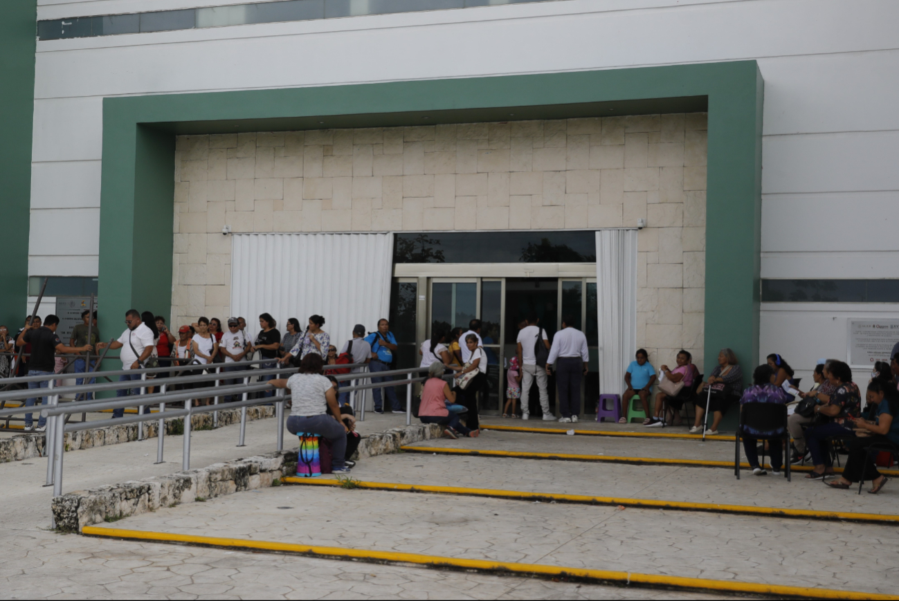 Cerca de 80 pacientes de la tercera edad acudieron para diagnostico de cataratas