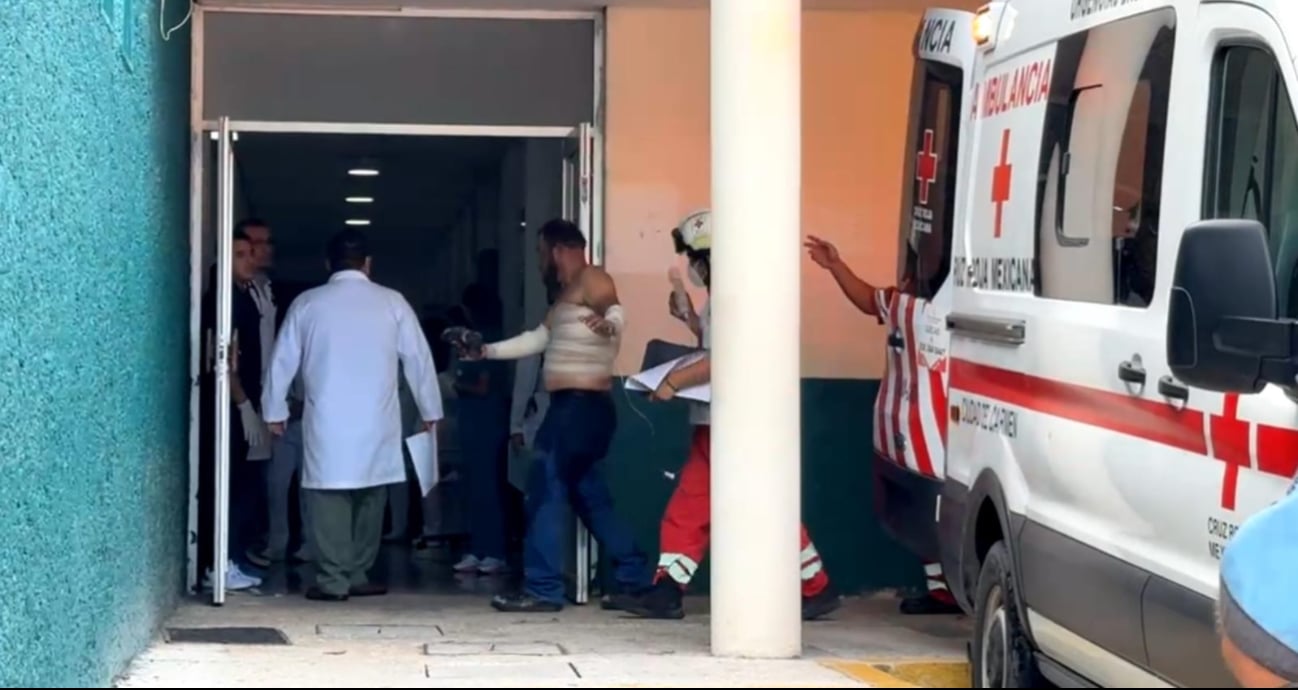 Los trabajadores fueron trasladados de emergencia al Instituto Mexicano del Seguro Social.