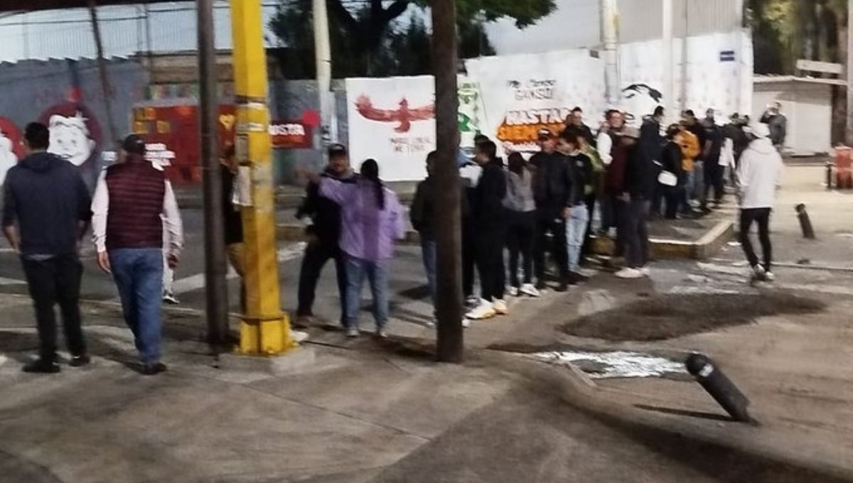 Trabajadores del Poder Judicial llegaron desde la madrugada de este martes a bloquear los accesos a la Cámara de Diputados