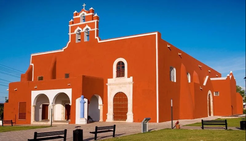 La iglesia ha sido restaurada recientemente y sigue siendo un lugar activo de culto