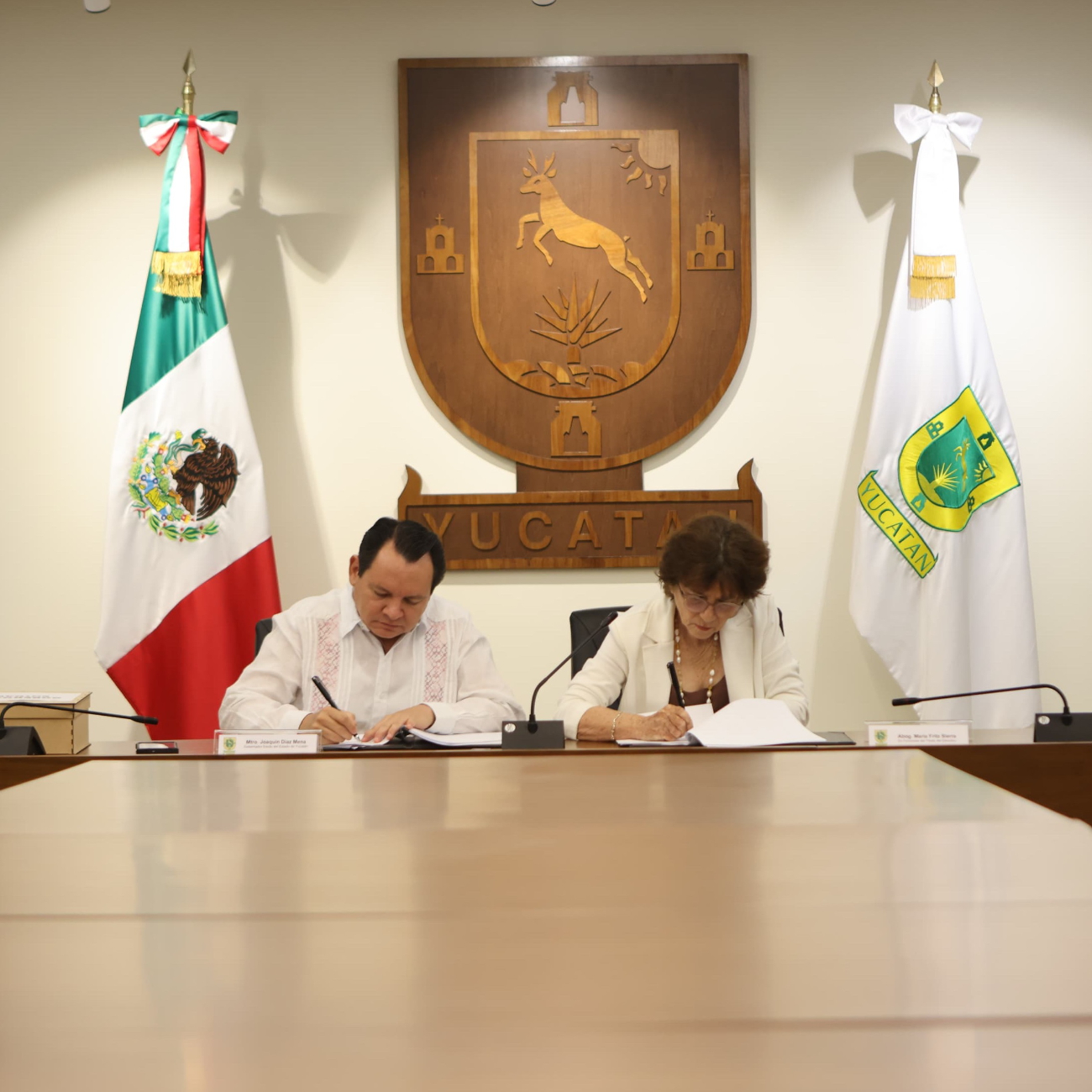 Concluye el proceso de entrega-recepción del Gobierno de Yucatán: Díaz Mena asume el mando