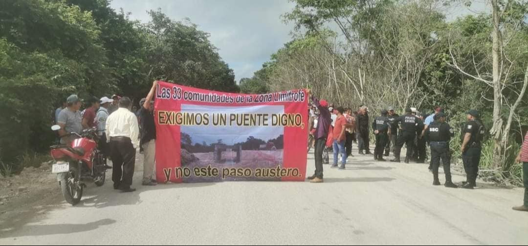 Ejidatarios bloquean la carretera en la Zona Limítrofe entre Campeche y Quintana Roo