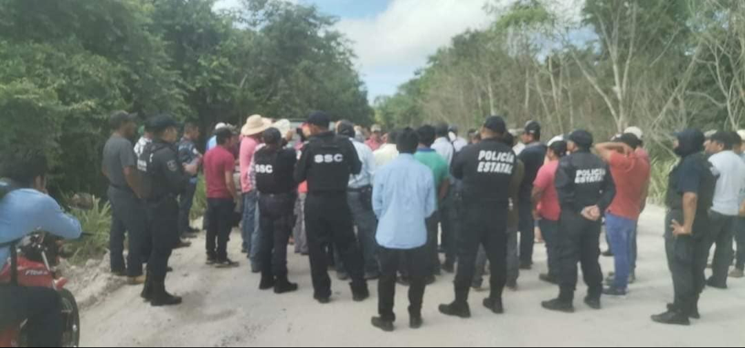 Son cerca de 50 ejidatarios los que mantienen las protestas