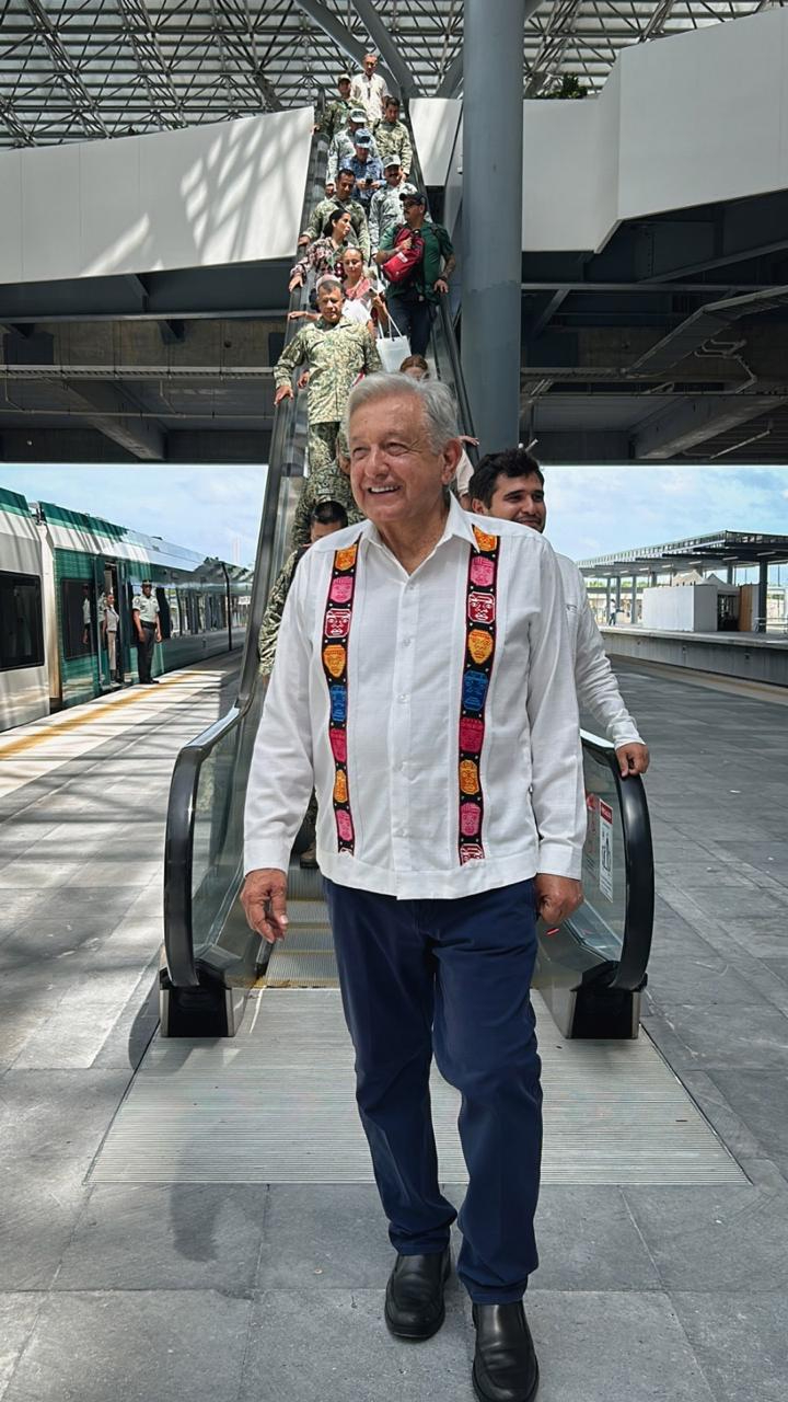 Andrés Manuel López Obrador arribó a Tulum en Tren Maya