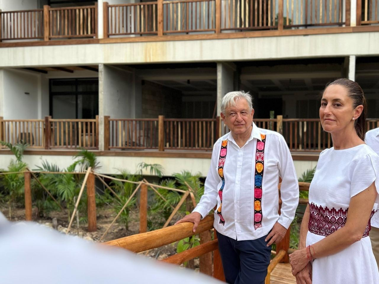 Andrés Manuel López Obrador y Claudia Sheinbaum en la ceremonia de inauguración