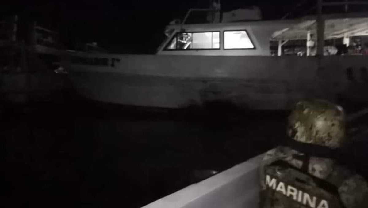 Hallan muerto a un hombre dentro de un barco en el puerto de abrigo de Yucalpetén