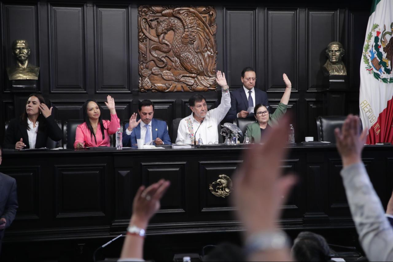 Gerardo Fernández Noroña en la Casona de Xicoténcatl