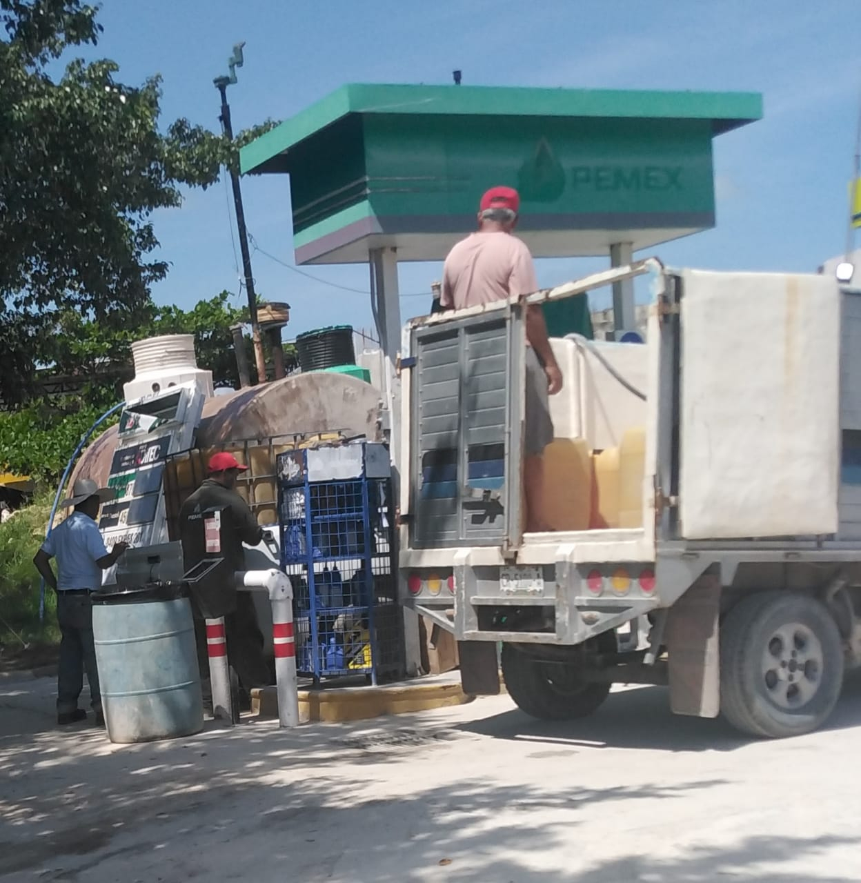 Sabancuy ha crecido y recibe muchos visitantes que necesitan cargar gasolina