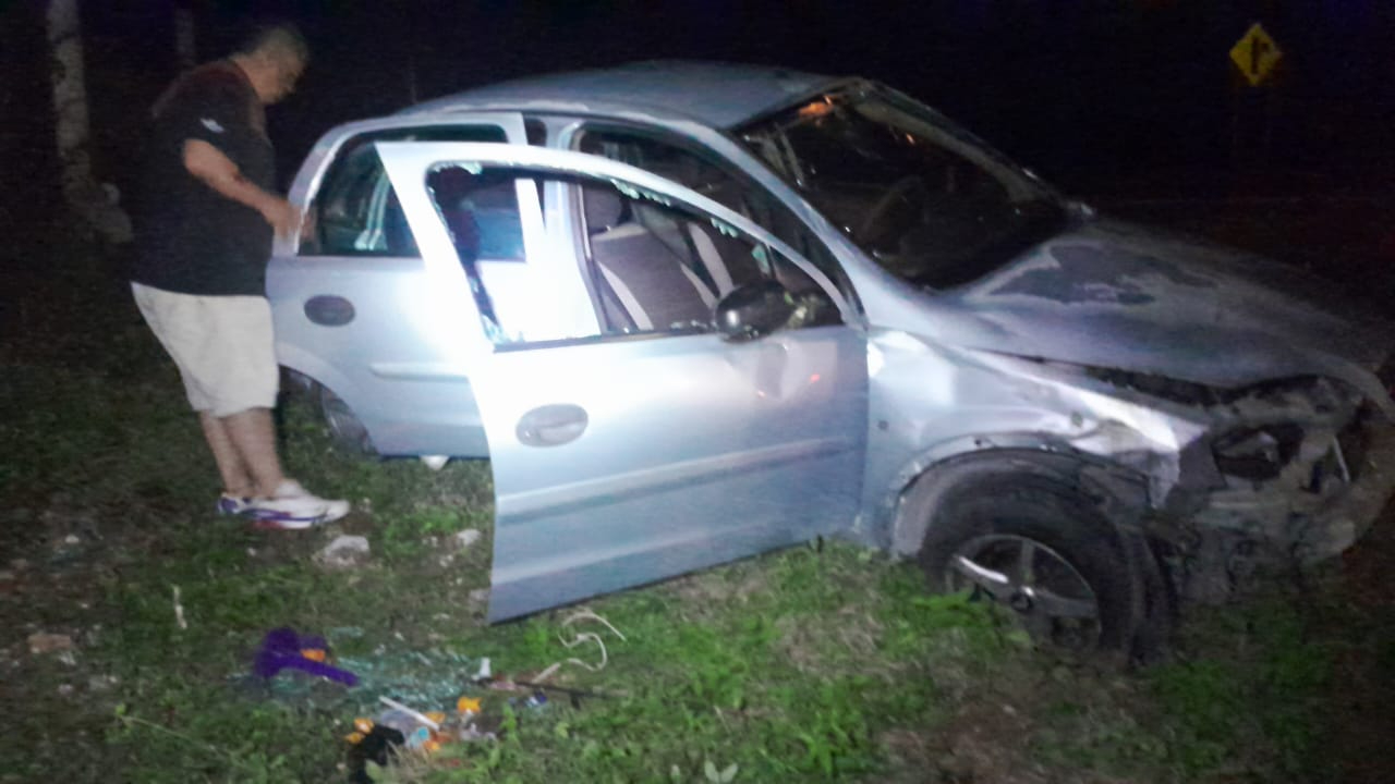 Conductor sufre accidente vial tras ponchadura en Campeche