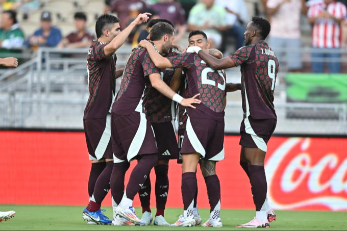 Con un estadio semivacío, México golea a Nueva Zelanda en el regreso del Vasco Aguirre